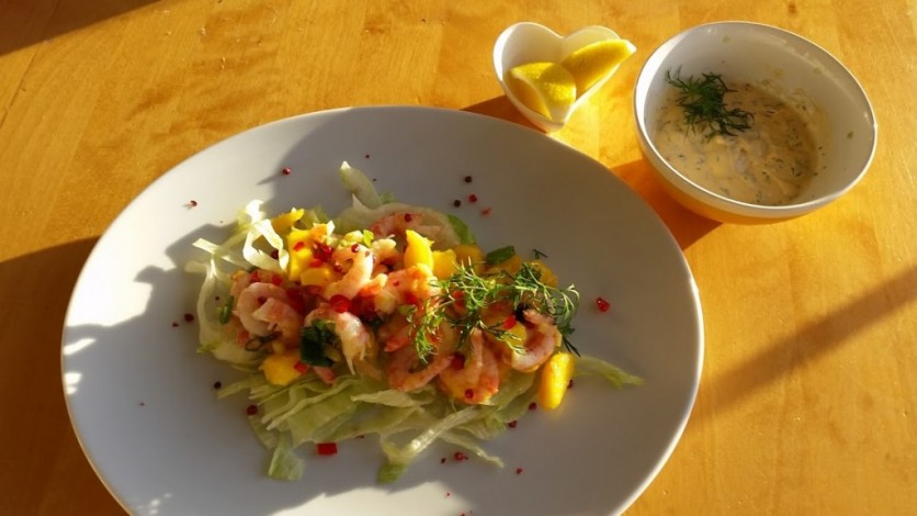 Mango- og chilisalat med reker