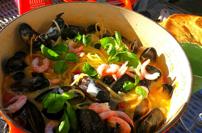 Skalldyrgryte med kremet pastasaus